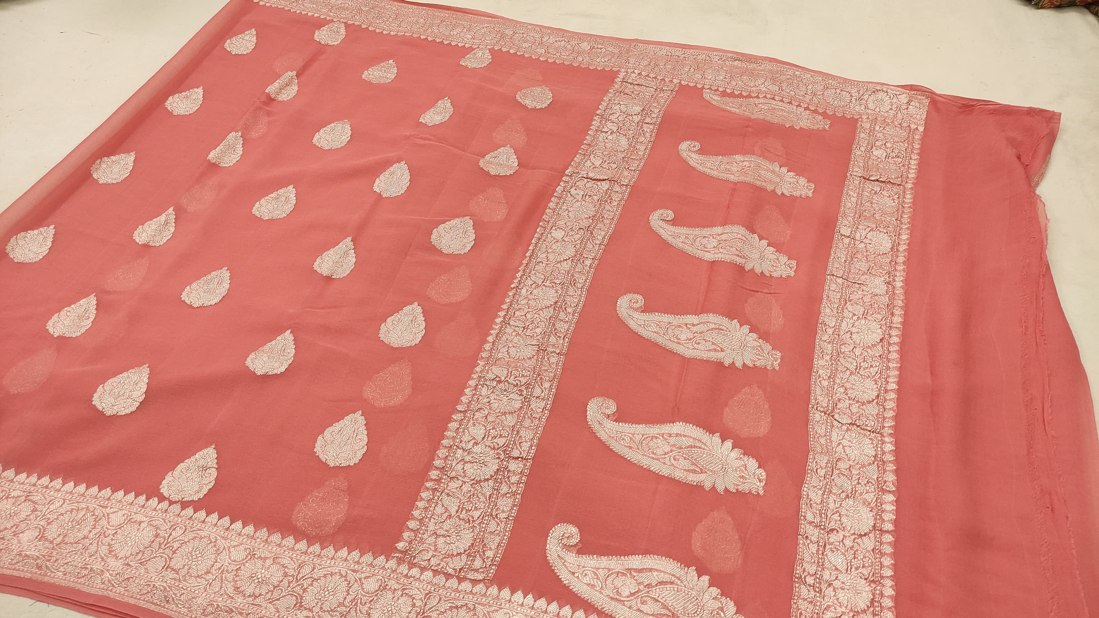 Pure Handloom Georgette Silk Buta - Image 5